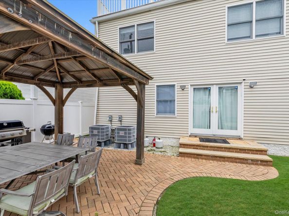 227 W Pine Street, Long Beach NY 11561