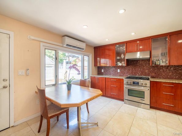 75-22 186th Street, Fresh Meadows NY 11366