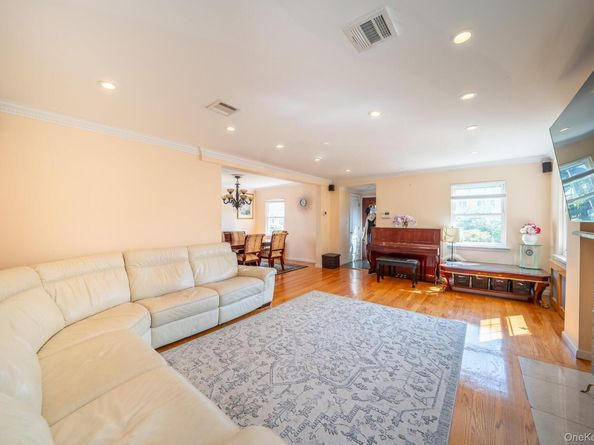 75-22 186th Street, Fresh Meadows NY 11366