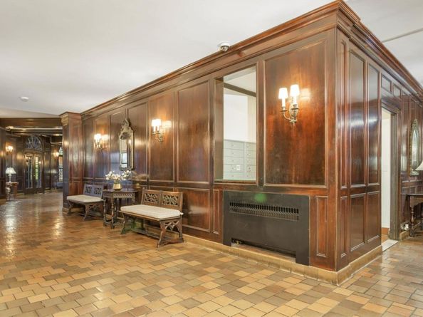 8 Barstow Road 7H, Great Neck NY 11021