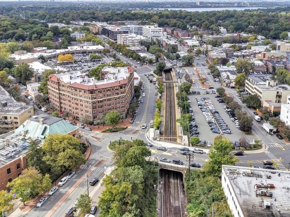 8 Barstow Road 7H, Great Neck NY 11021