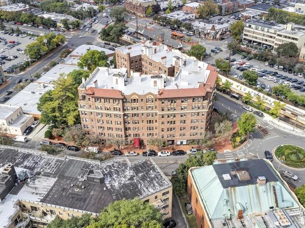 8 Barstow Road 7H, Great Neck NY 11021