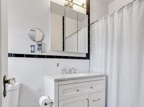 8 Barstow Road 7H, Great Neck NY 11021