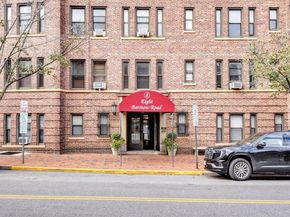 8 Barstow Road 7H, Great Neck NY 11021