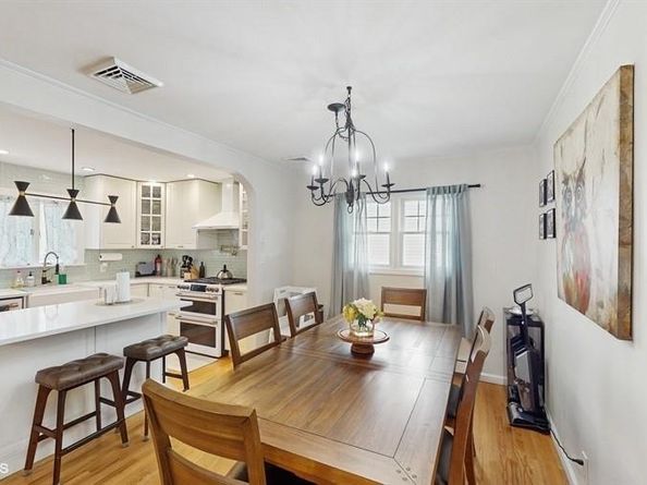 525 Miller Avenue, Freeport NY 11520