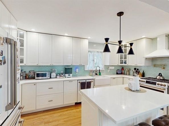 525 Miller Avenue, Freeport NY 11520