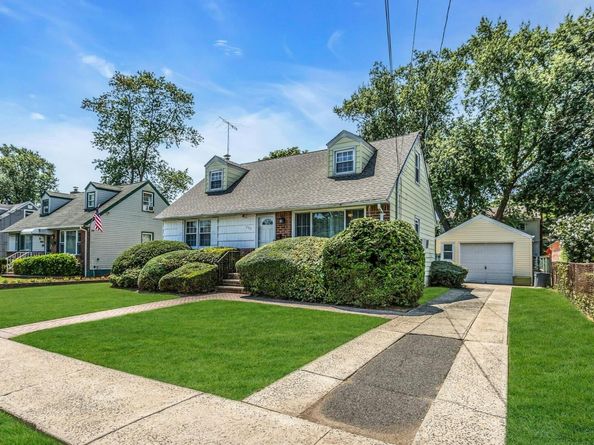 299 Warren Street, Uniondale NY 11553