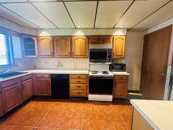 384 Hawthorne Avenue, Yonkers NY 10705