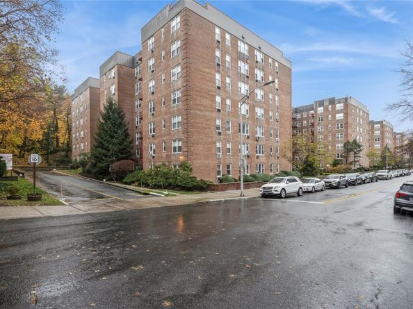 4 Sadore Lane 3E, Yonkers NY 10710