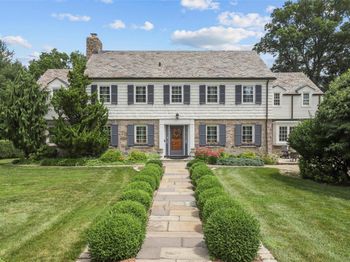 31 Colonial Road