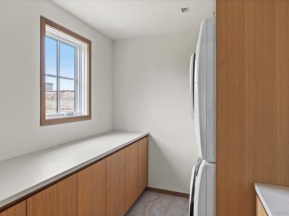 551 Main Street, Quiogue NY 11978