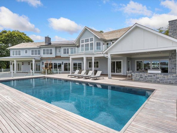 551 Main Street, Quiogue NY 11978