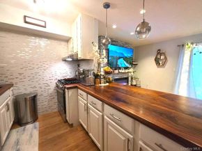 565 Avenue A 104, Uniondale NY 11553