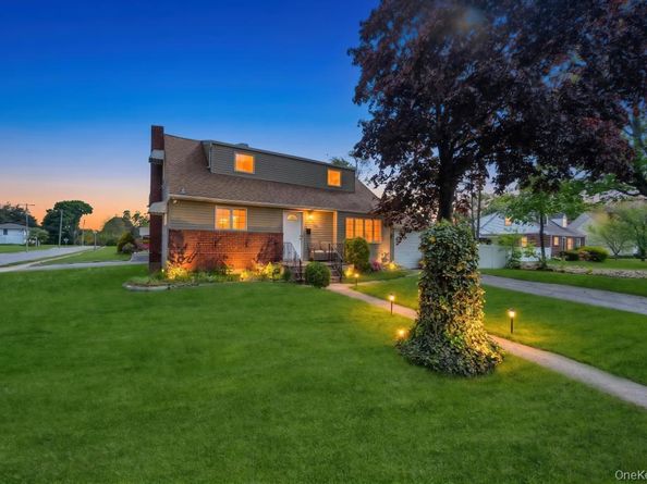 1050 Stewart Avenue, Bethpage NY 11714