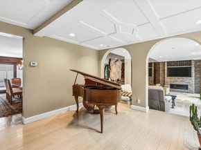 15470 Powells Cove Boulevard, Beechhurst NY 11357