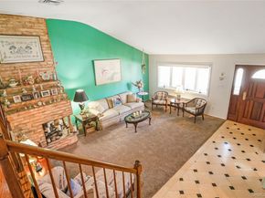 18 Tacoma Lane, Syosset NY 11791