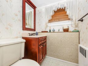 18 Tacoma Lane, Syosset NY 11791