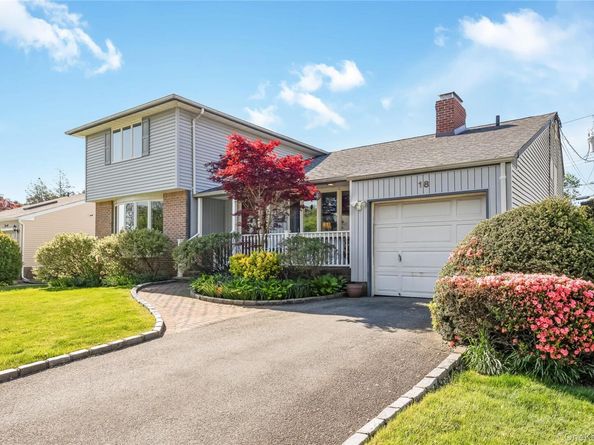 18 Tacoma Lane, Syosset NY 11791