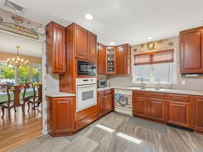 18 Tacoma Lane, Syosset NY 11791