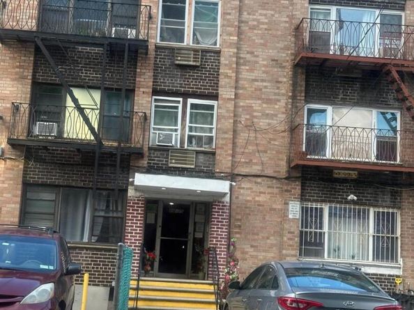 8549 168th Street, Jamaica Hills NY 11432