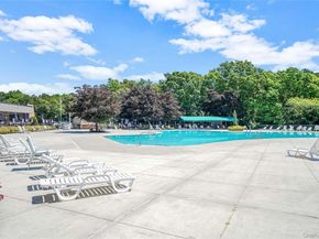 527 Daryl Drive, Medford NY 11763