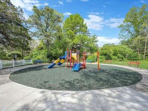 527 Daryl Drive, Medford NY 11763
