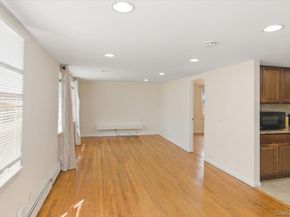 20 Cambridge Avenue, Melville NY 11747