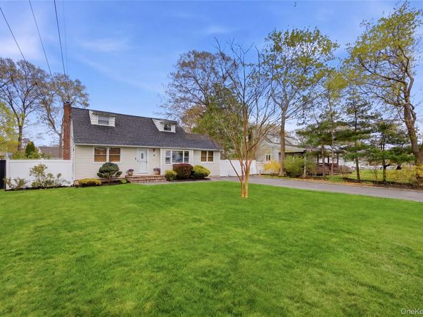 55 Pine Street, Holbrook NY 11741