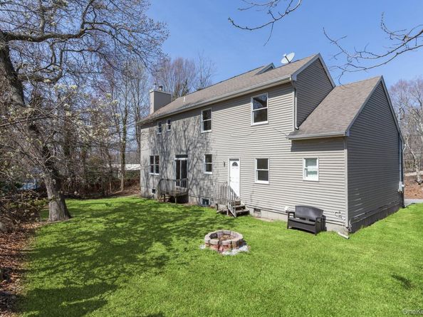 1871 Edwards Avenue, Calverton NY 11933