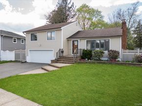 29 Audley Circle, Plainview NY 11803