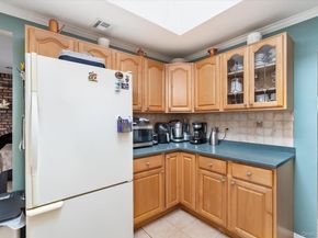 29 Audley Circle, Plainview NY 11803