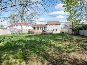 29 Audley Circle, Plainview NY 11803