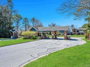 12 Baldwin Court, Ridge NY 11961