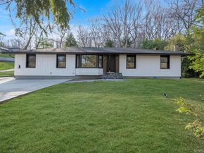 17 Woodbury Road, Woodbury NY 11797