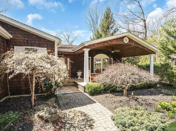 44 McCulloch Drive, Dix Hills NY 11746