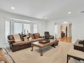 44 McCulloch Drive, Dix Hills NY 11746