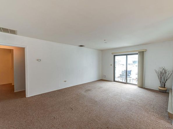 209 Cabot Court S, Saint James NY 11780