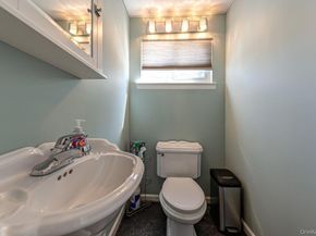 89 Cheltenham Road, West Babylon NY 11704