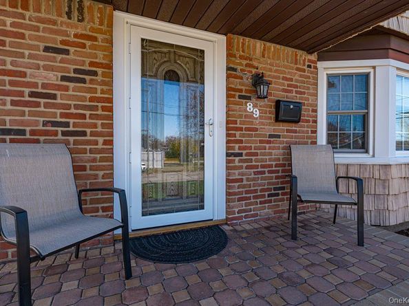 89 Cheltenham Road, West Babylon NY 11704