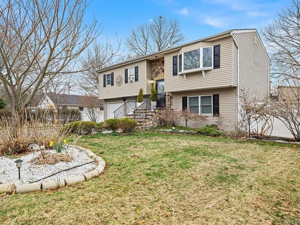 549 4th Street, Ronkonkoma NY 11779