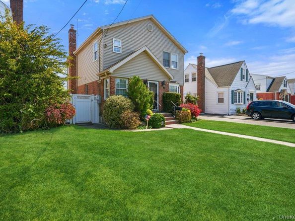 296 Euston Road S, Garden City NY 11530