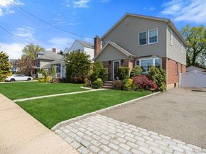 296 Euston Road S, Garden City NY 11530