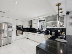 11 Mid Place, Bohemia NY 11716
