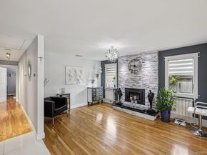 11 Mid Place, Bohemia NY 11716