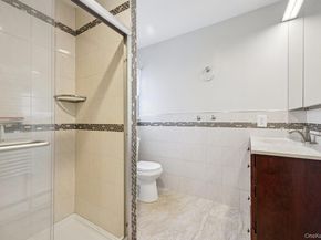 11 Mid Place, Bohemia NY 11716