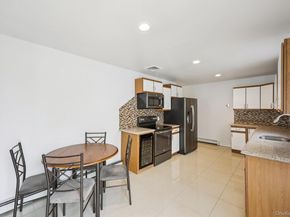 11 Mid Place, Bohemia NY 11716