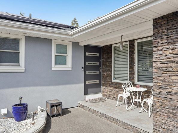 11 Mid Place, Bohemia NY 11716