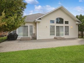 30 Redan Drive, Smithtown NY 11787