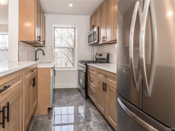 55-23 31 Avenue J4, Woodside NY 11377