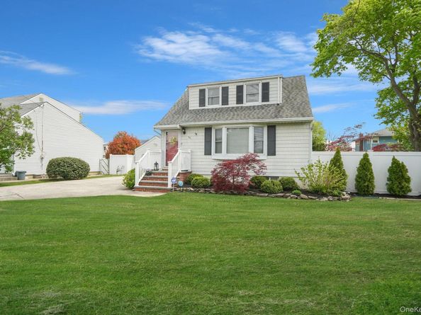 55 Westwood Avenue, Deer Park NY 11729